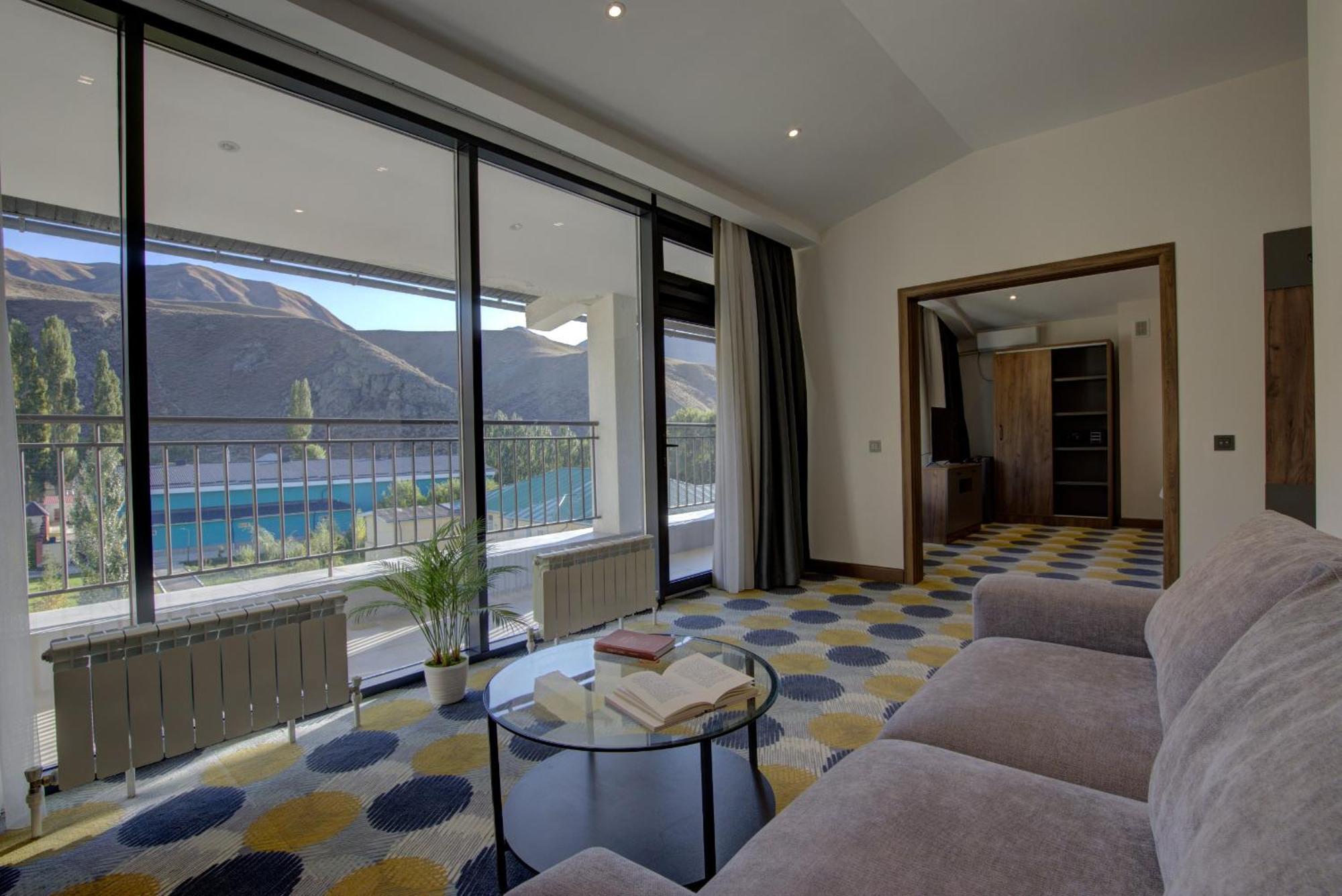 Grand Khan Tengri 4* Naryn Ngoại thất bức ảnh
